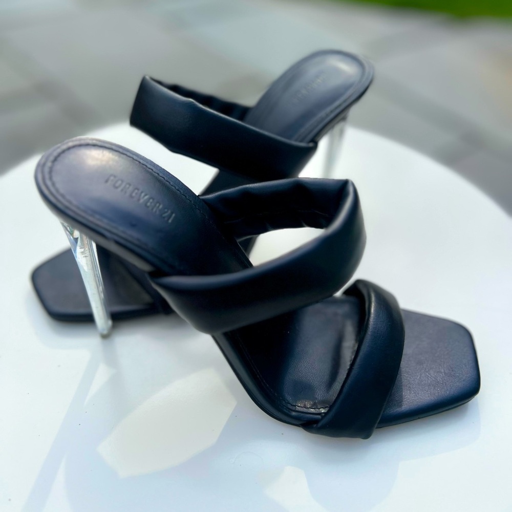 NWOT Forever 21 Black Padded Faux Leather Stiletto Clear Heels Size 7